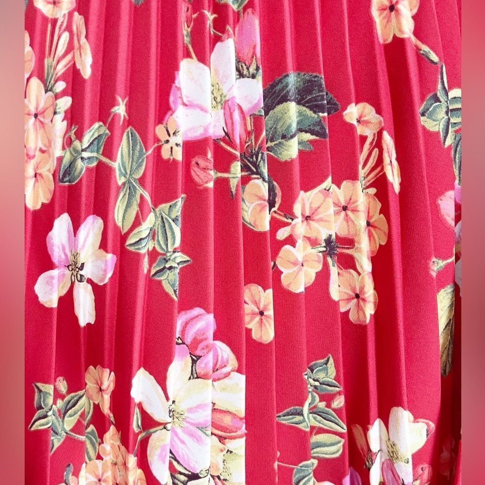Alice and Olivia Floral Pleated Red Skirt. NWT 10 - Picture 2 of 5